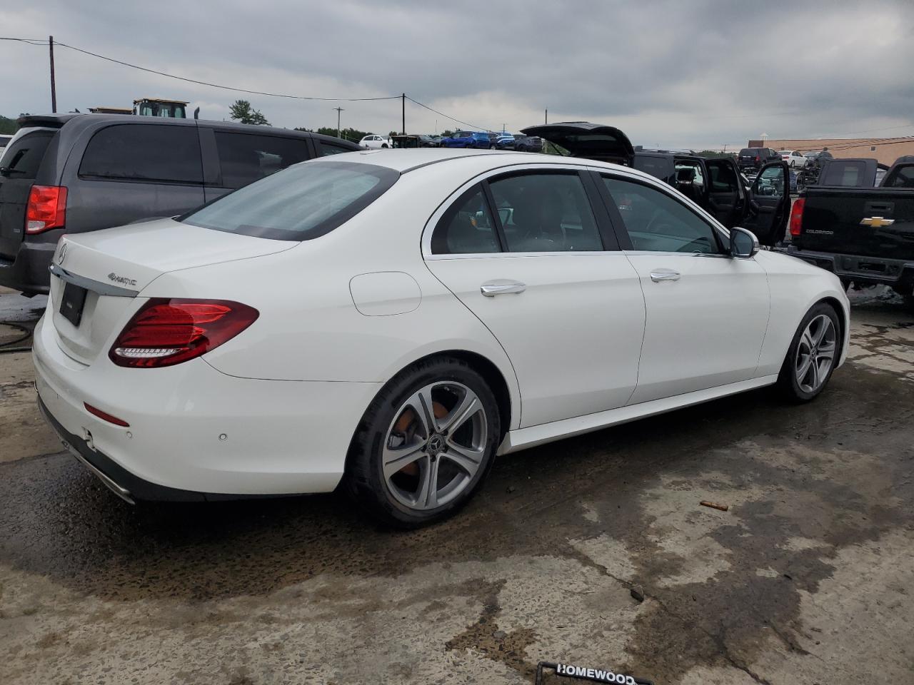 2019 Mercedes-Benz E 300 4Matic - Фото 3