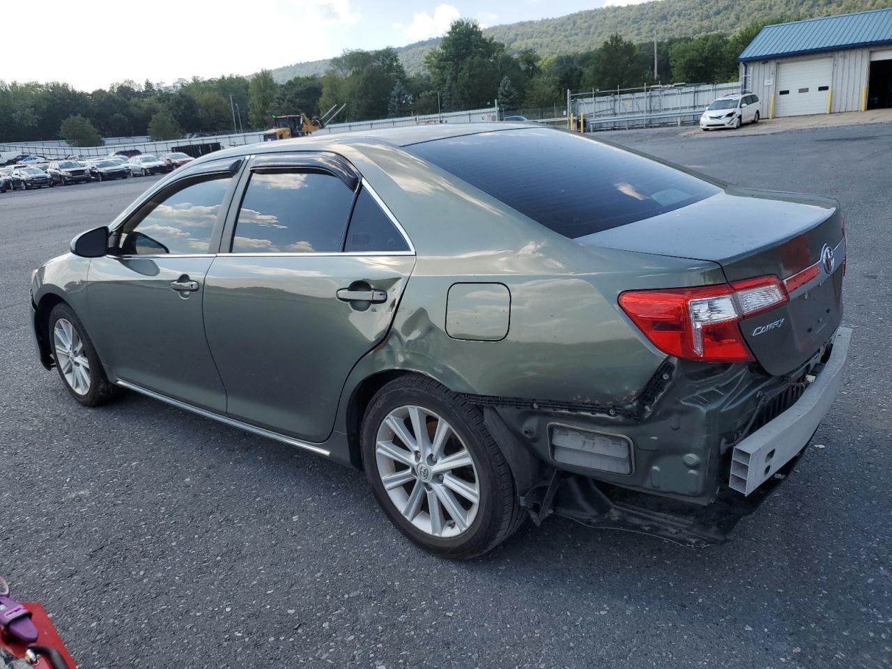 2012 Toyota Camry Base - Фото 2