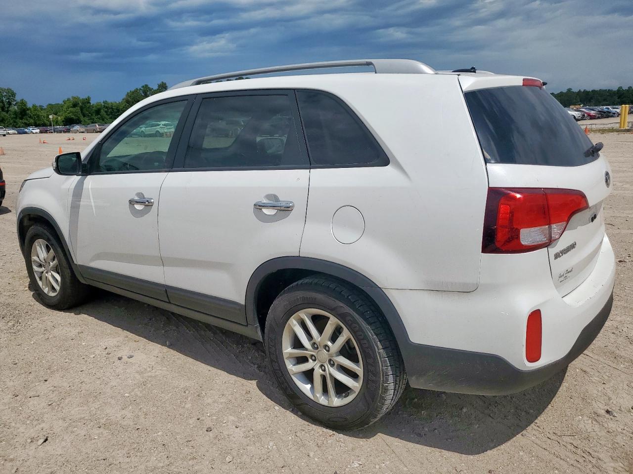 2015 Kia Sorento Lx - Image 2