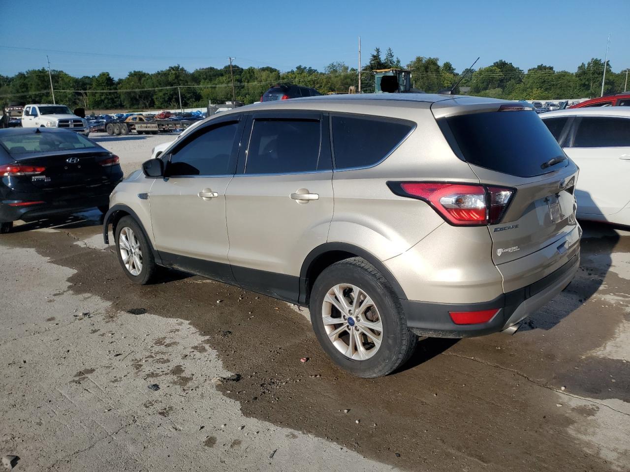 2017 Ford Escape Se - Фото 2