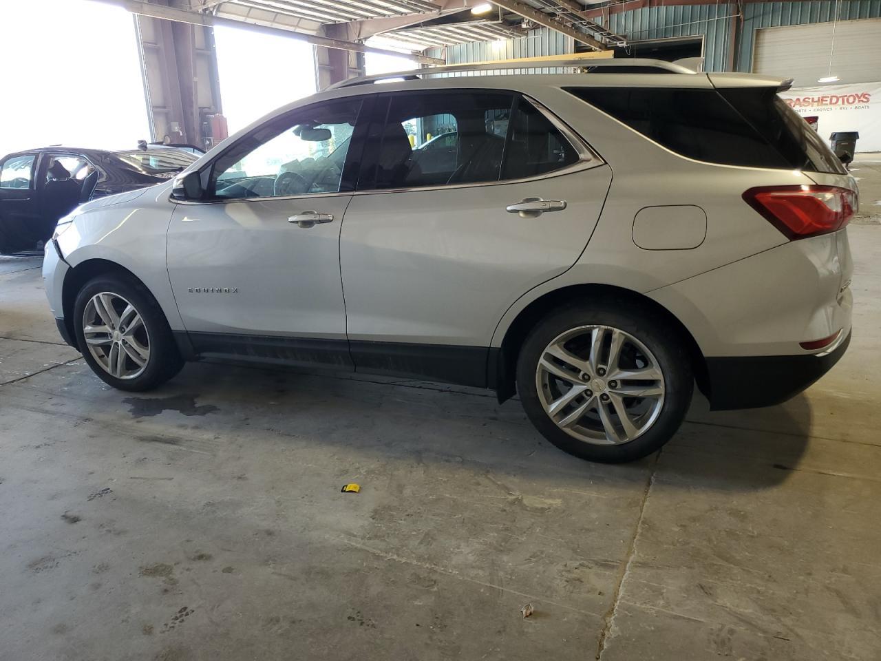 2018 Chevrolet Equinox Premier - Image 2