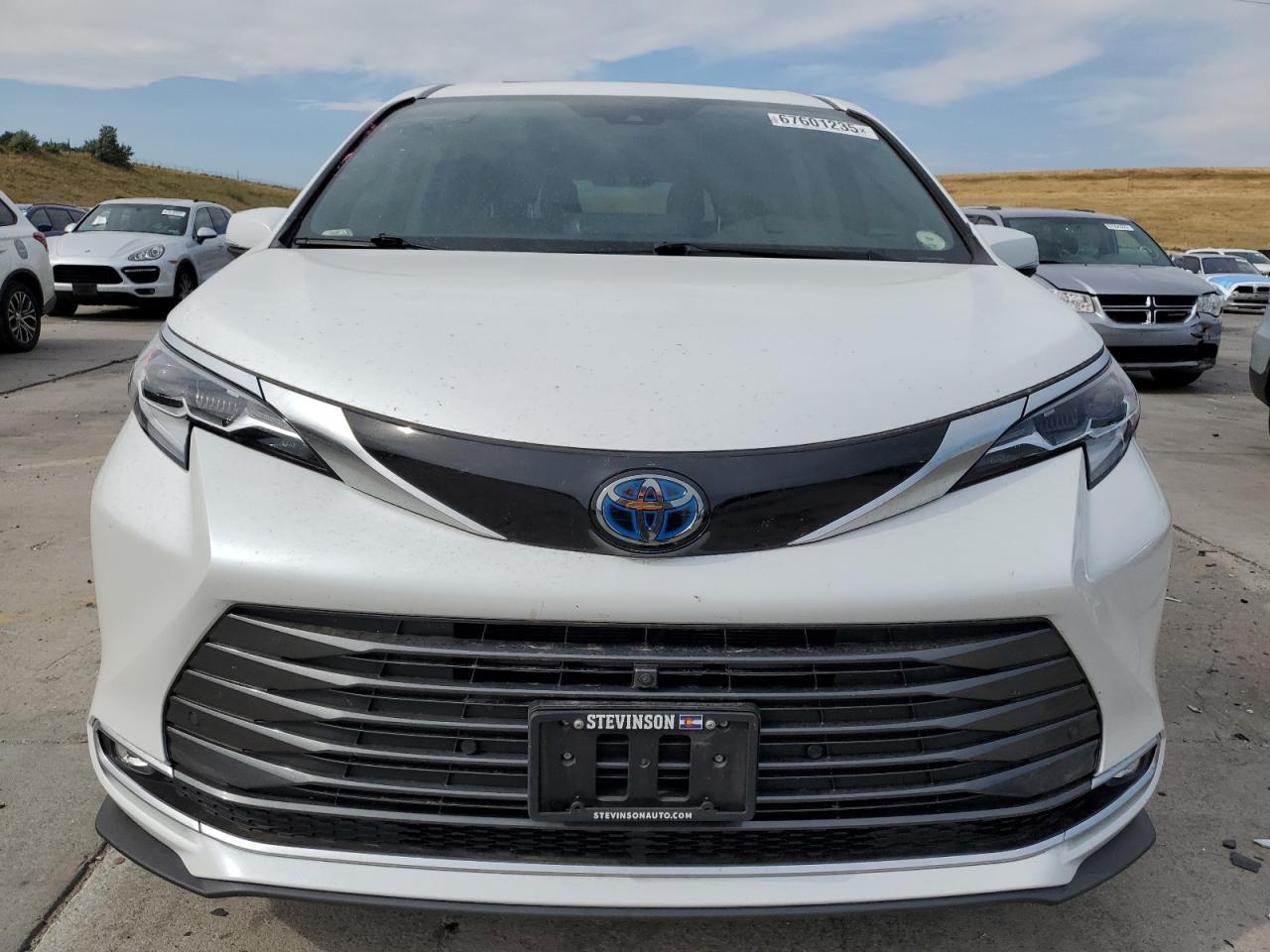 2023 Toyota Sienna Limited - Image 5