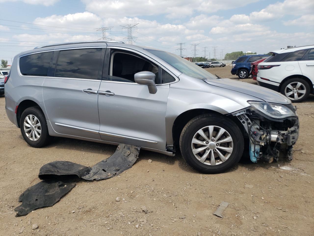 2018 Chrysler Pacifica Touring L - Фото 4