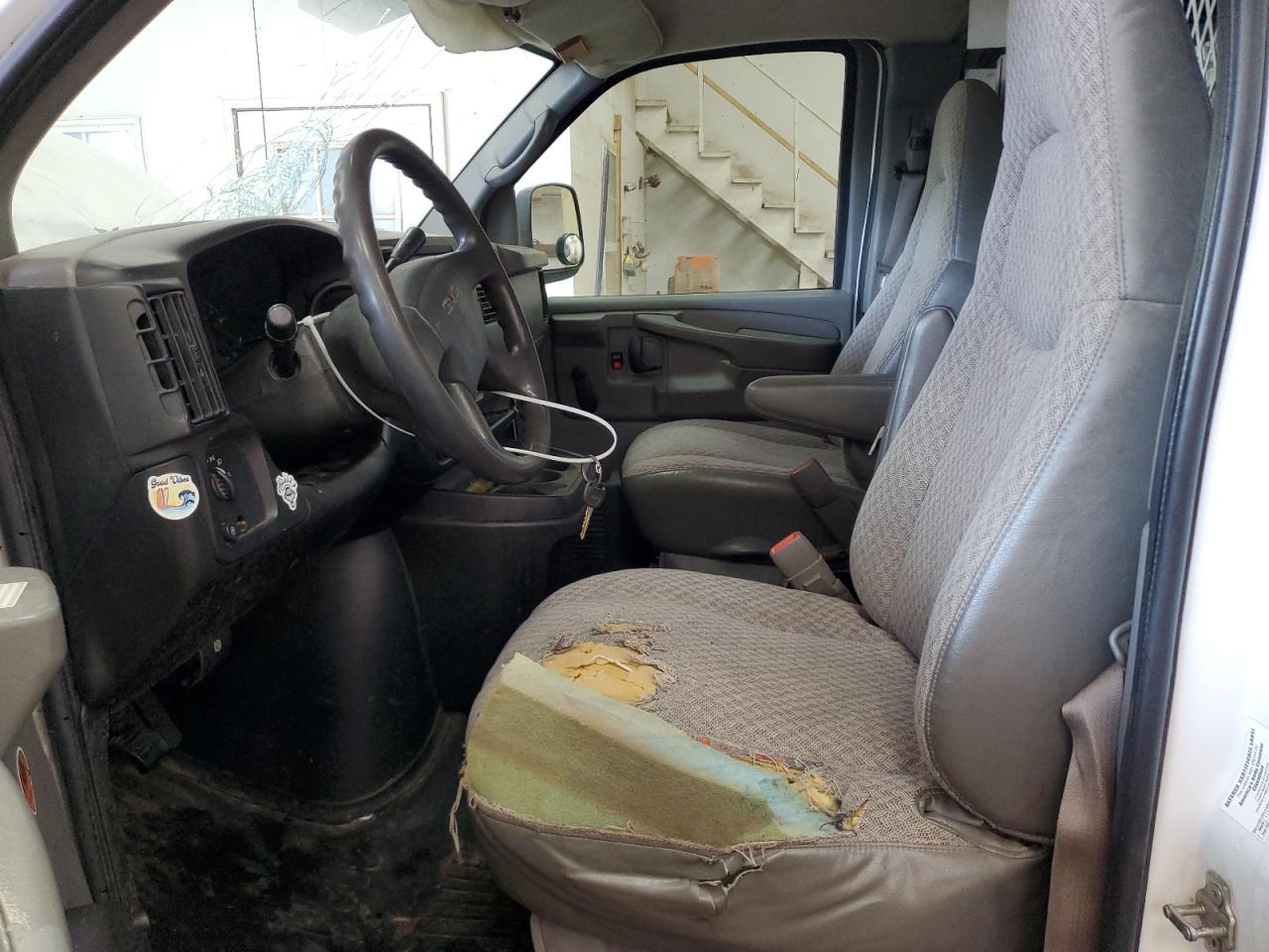 2006 GMC Savana G2500 - Image 7