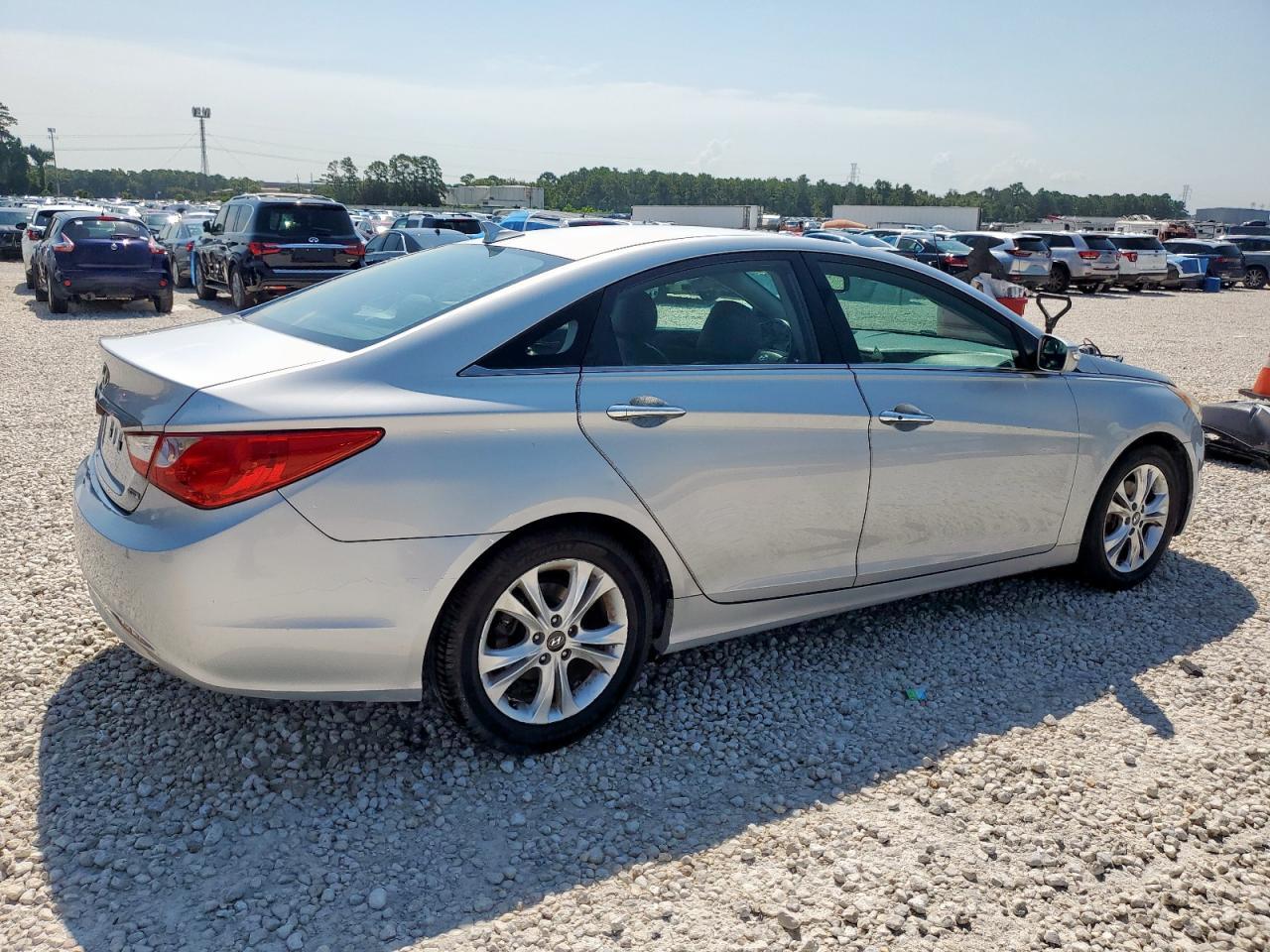 2011 Hyundai Sonata Se - Image 3