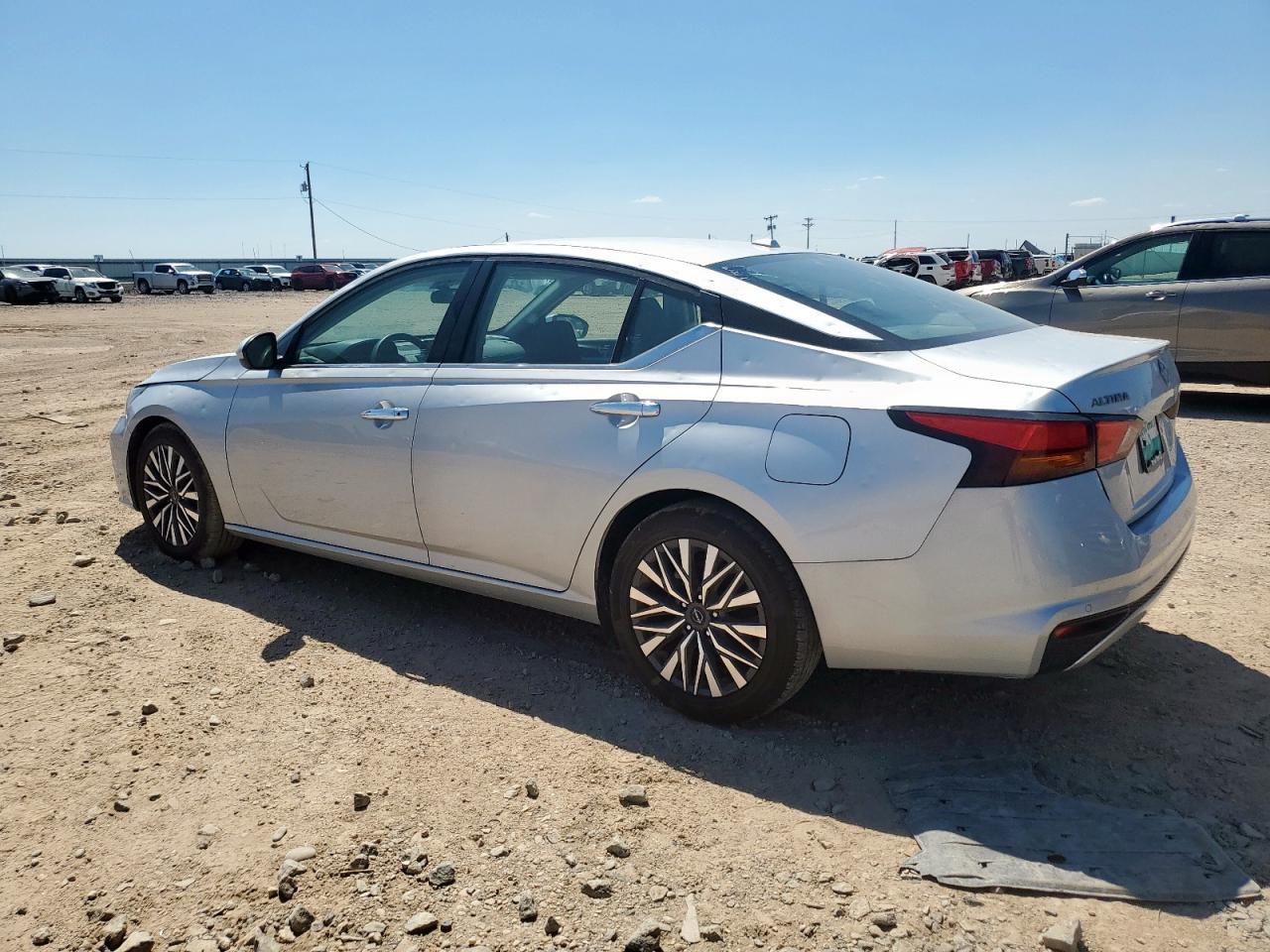 2023 Nissan Altima Sv - Image 2