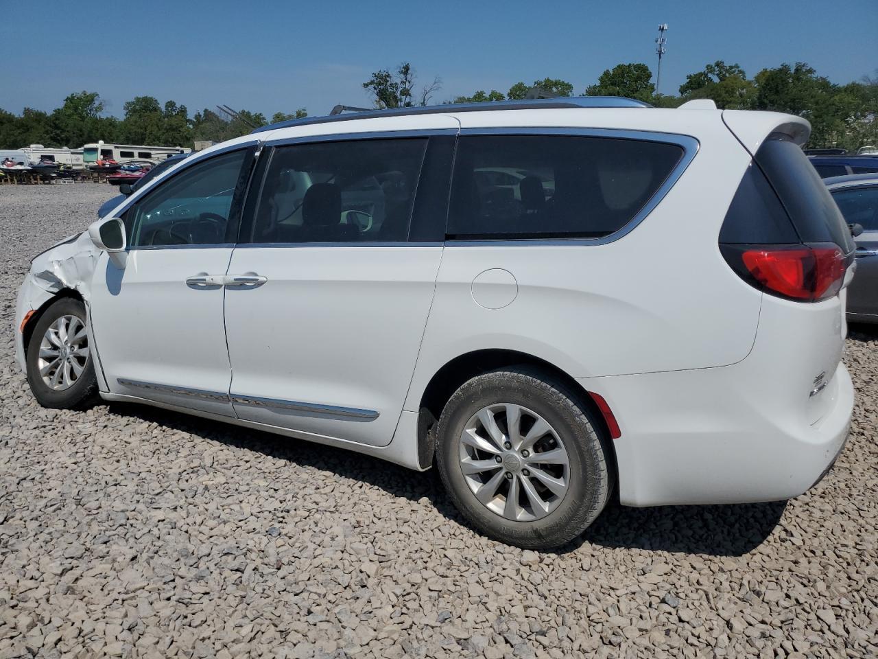 2019 Chrysler Pacifica Touring L - Фото 3