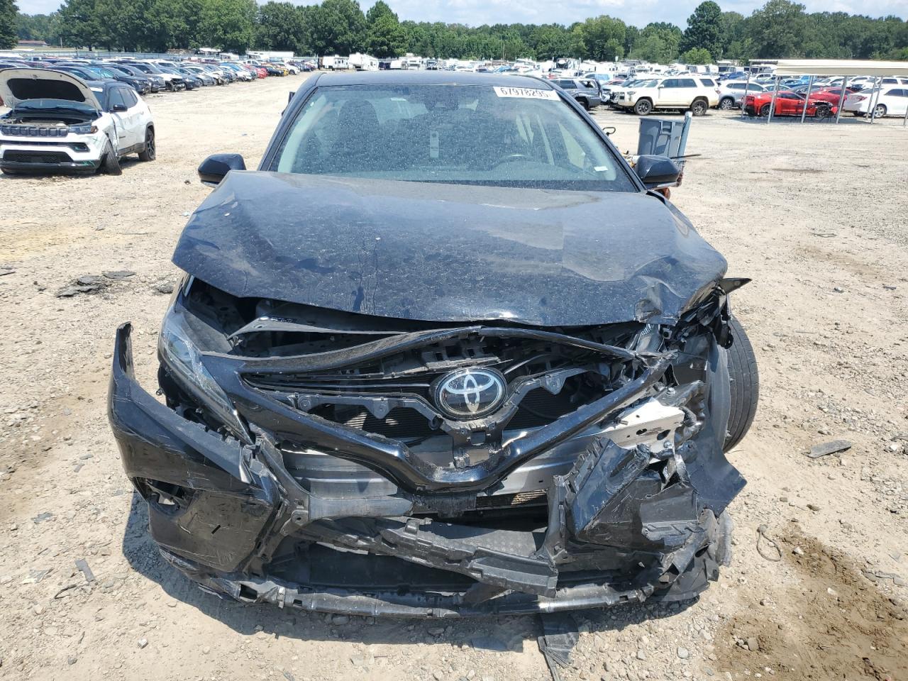 2022 Toyota Camry Se - Фото 5