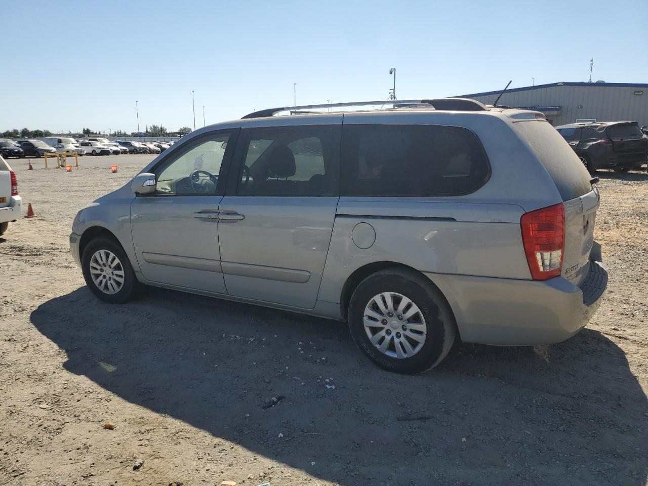 2014 Kia Sedona Lx - Фото 2