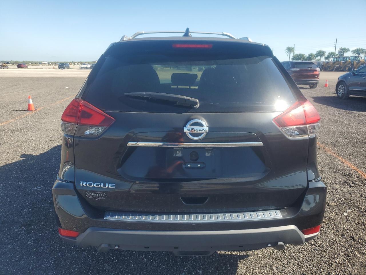 2017 Nissan Rogue S - Фото 6