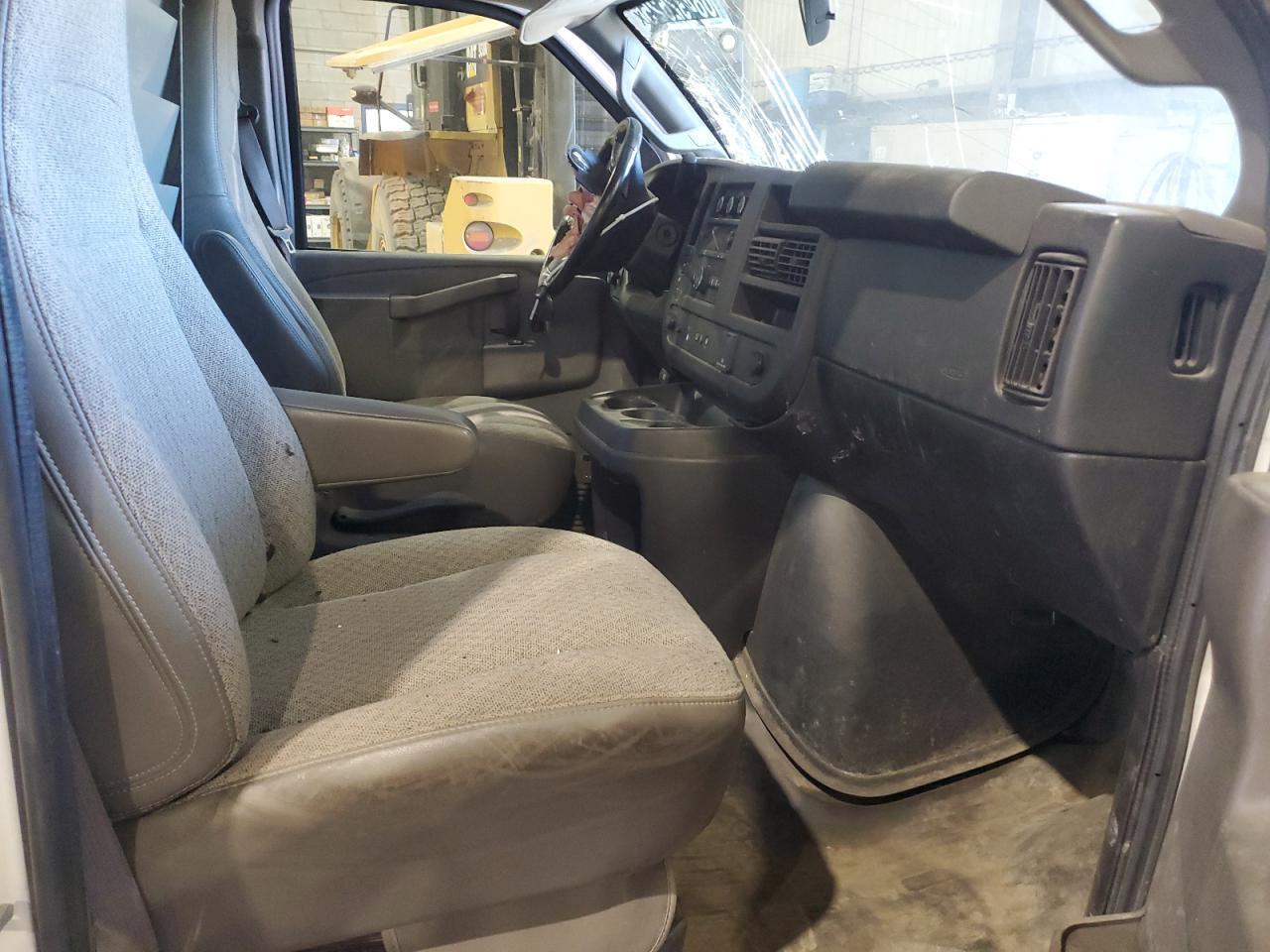 2019 Chevrolet Express G3500 - Фото 7