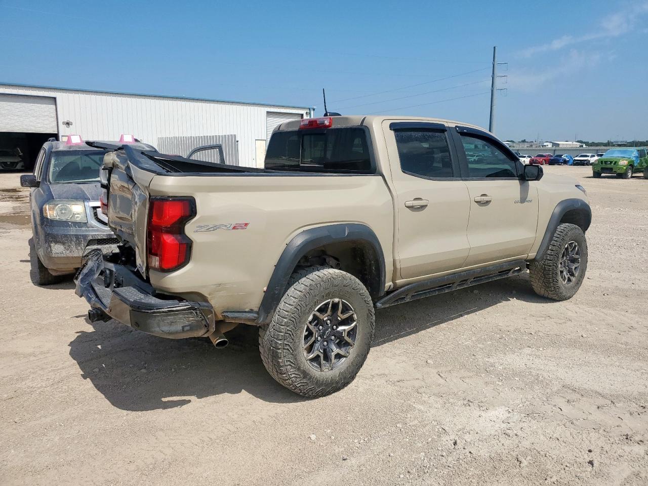 2024 Chevrolet Colorado Zr2 - Фото 3
