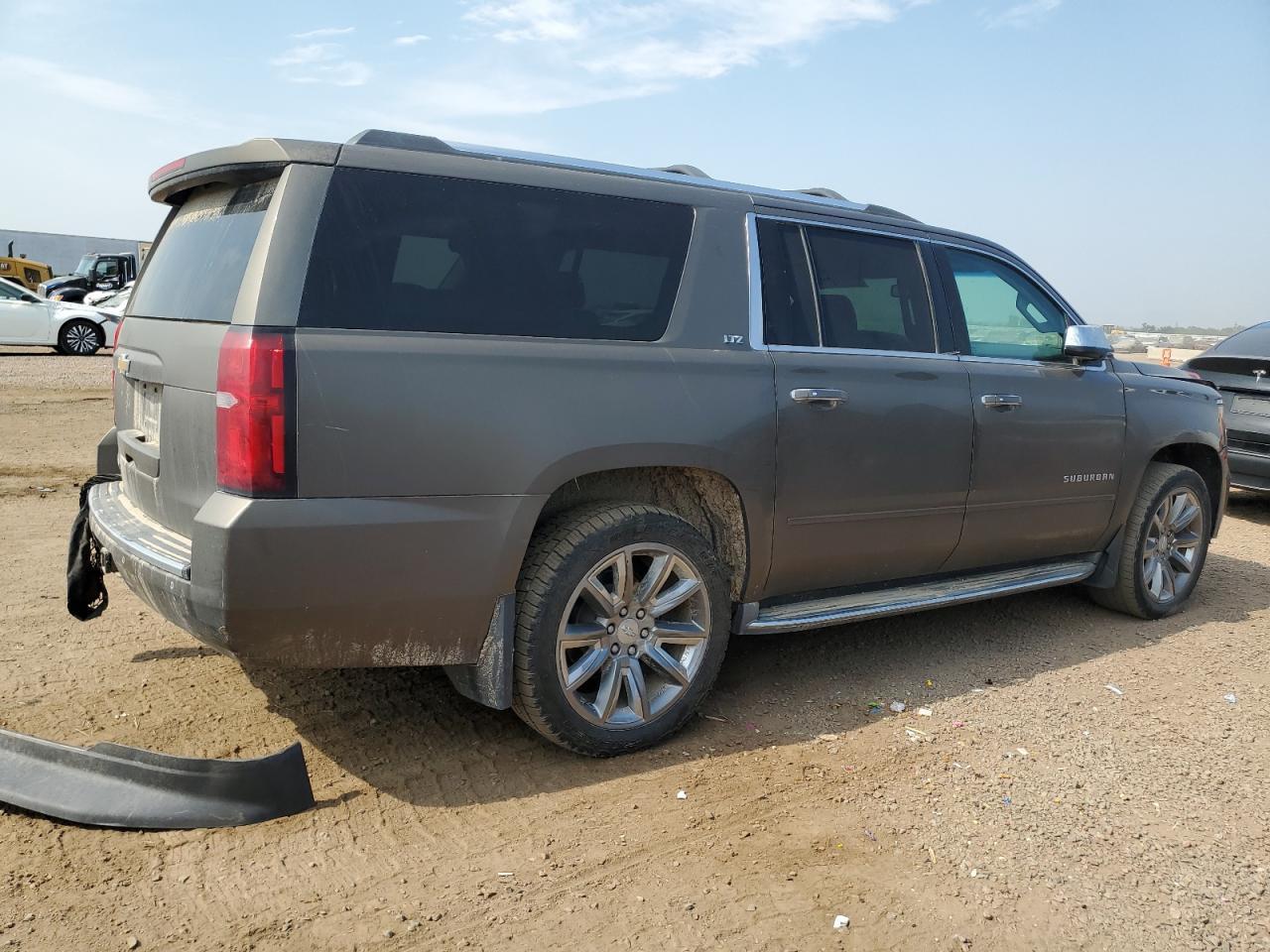 2015 Chevrolet Suburban K1500 Ltz - Image 3