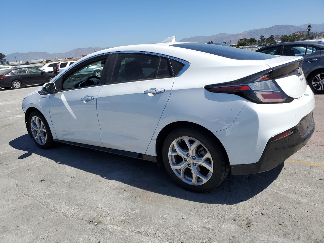 2016 Chevrolet Volt Ltz - Image 2
