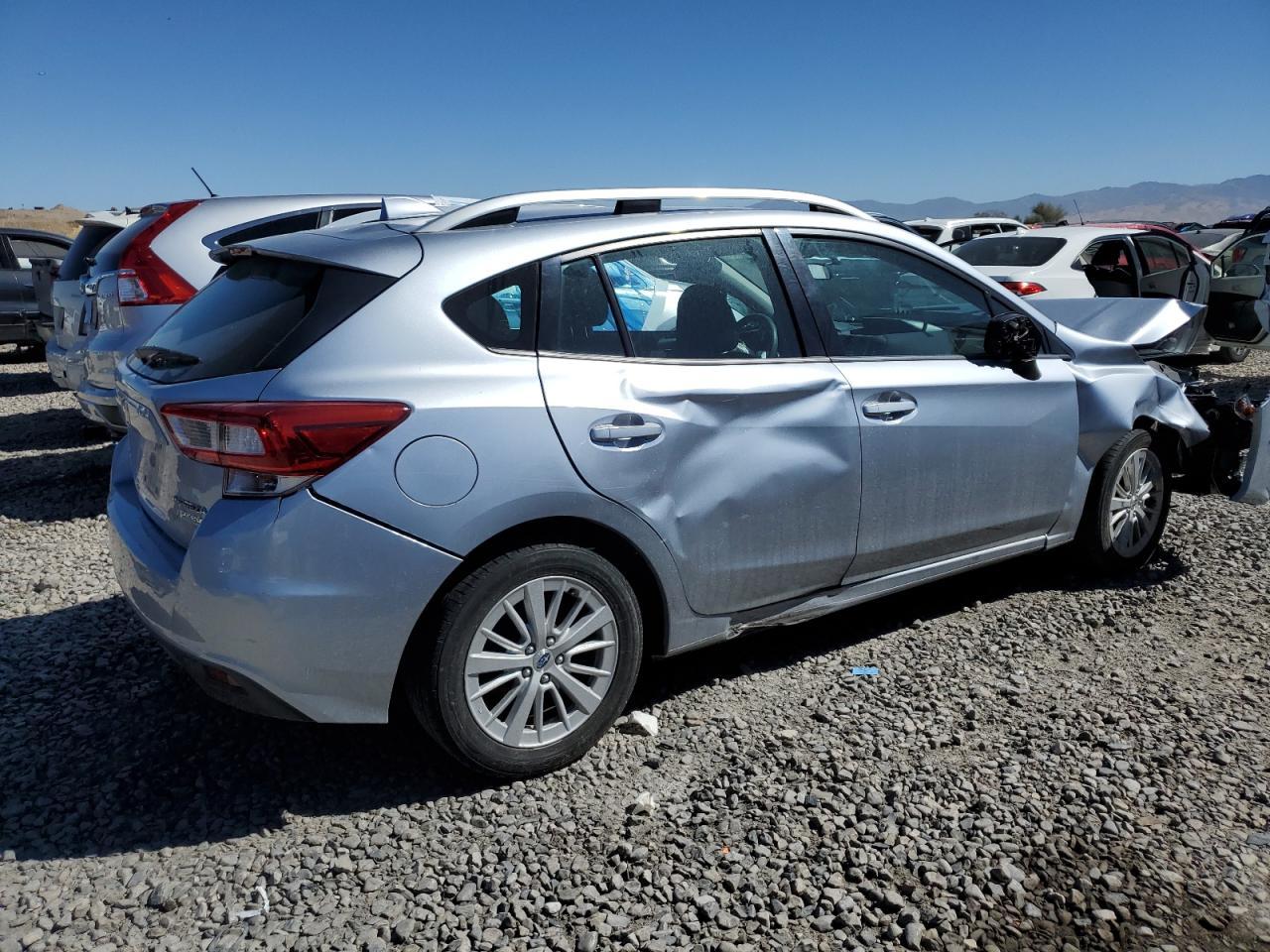 2017 Subaru Impreza Premium - Фото 3