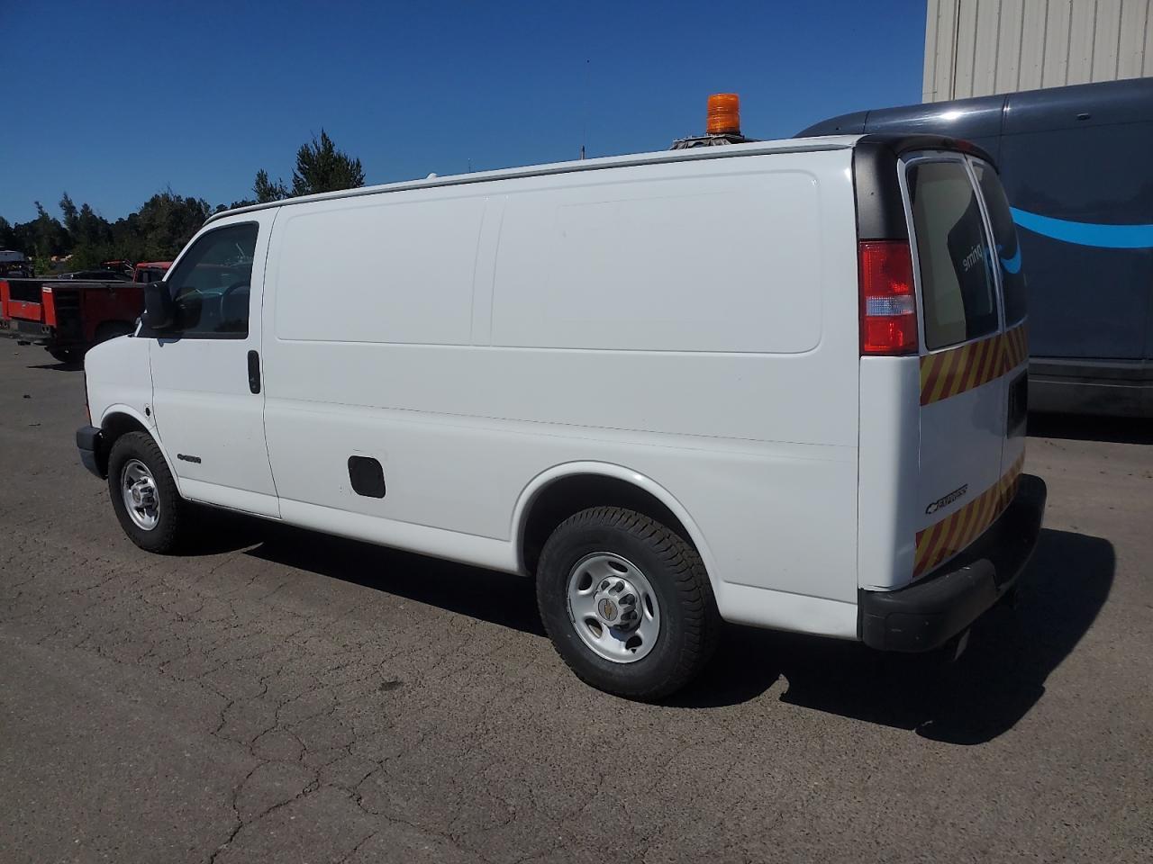 2004 Chevrolet Express G2500 - Фото 2