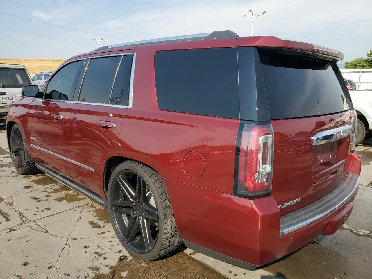 2018 GMC Yukon Denali - Фото 2