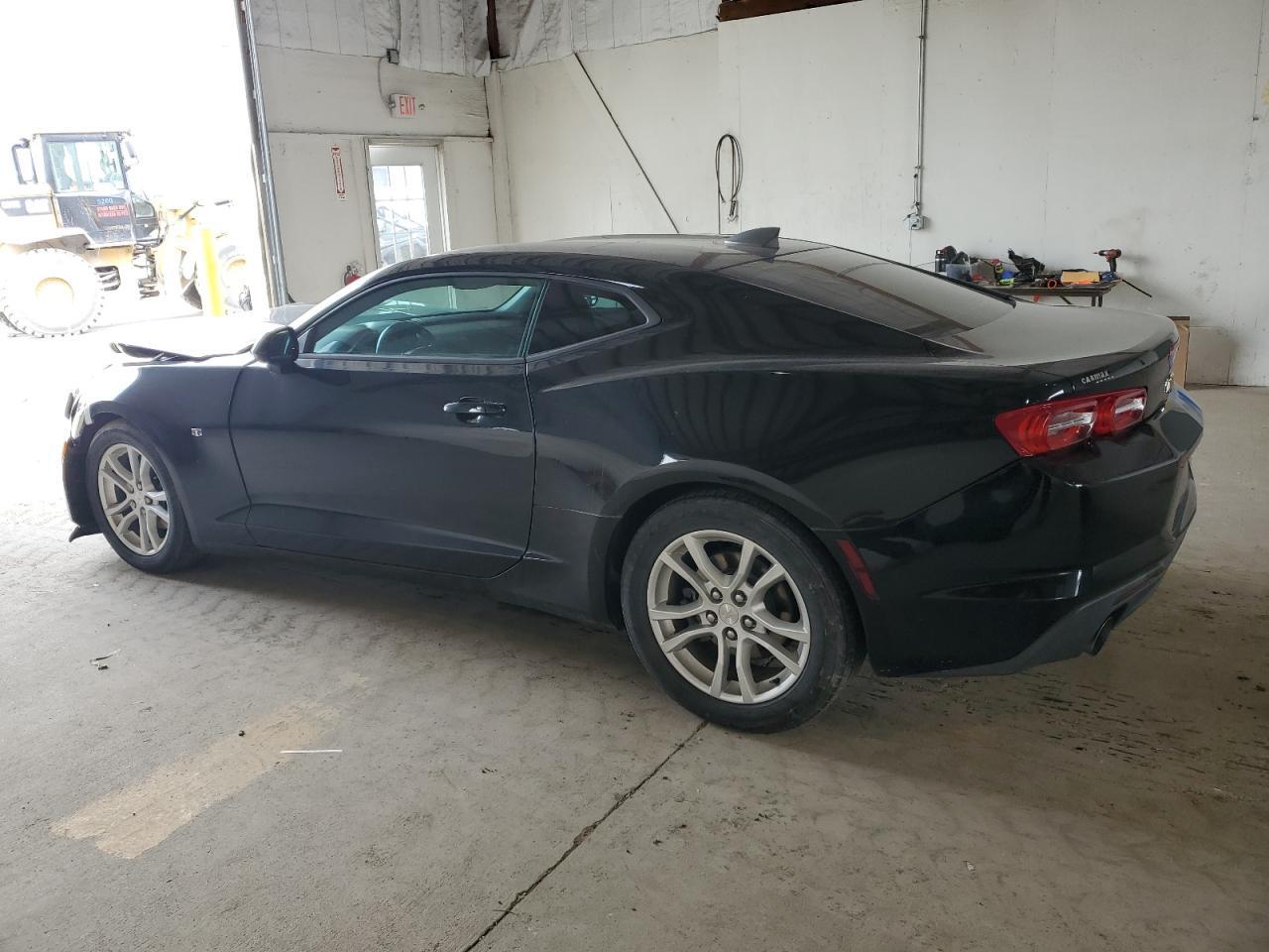 2019 Chevrolet Camaro Ls - Фото 2