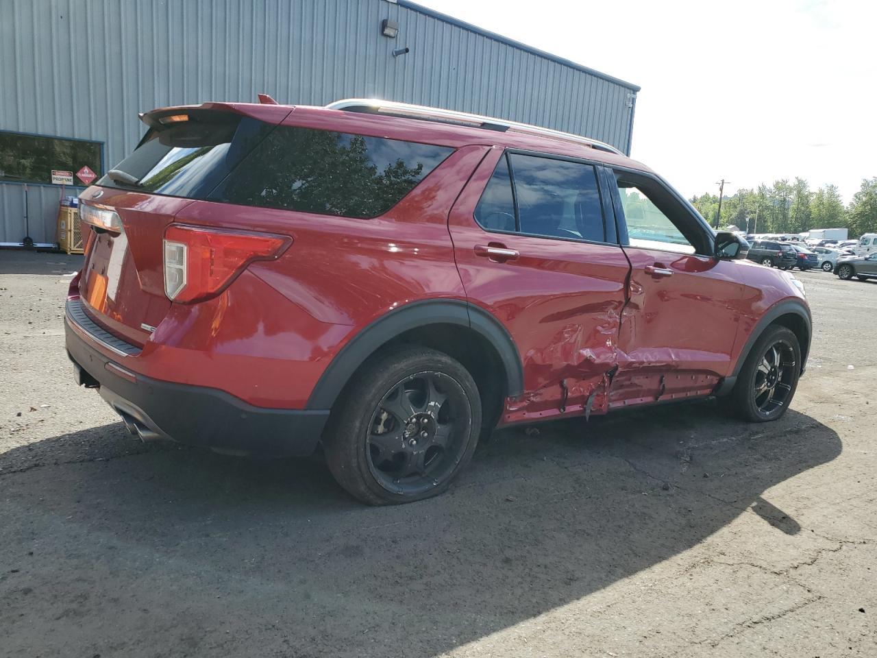 2020 Ford Explorer Platinum - Image 3