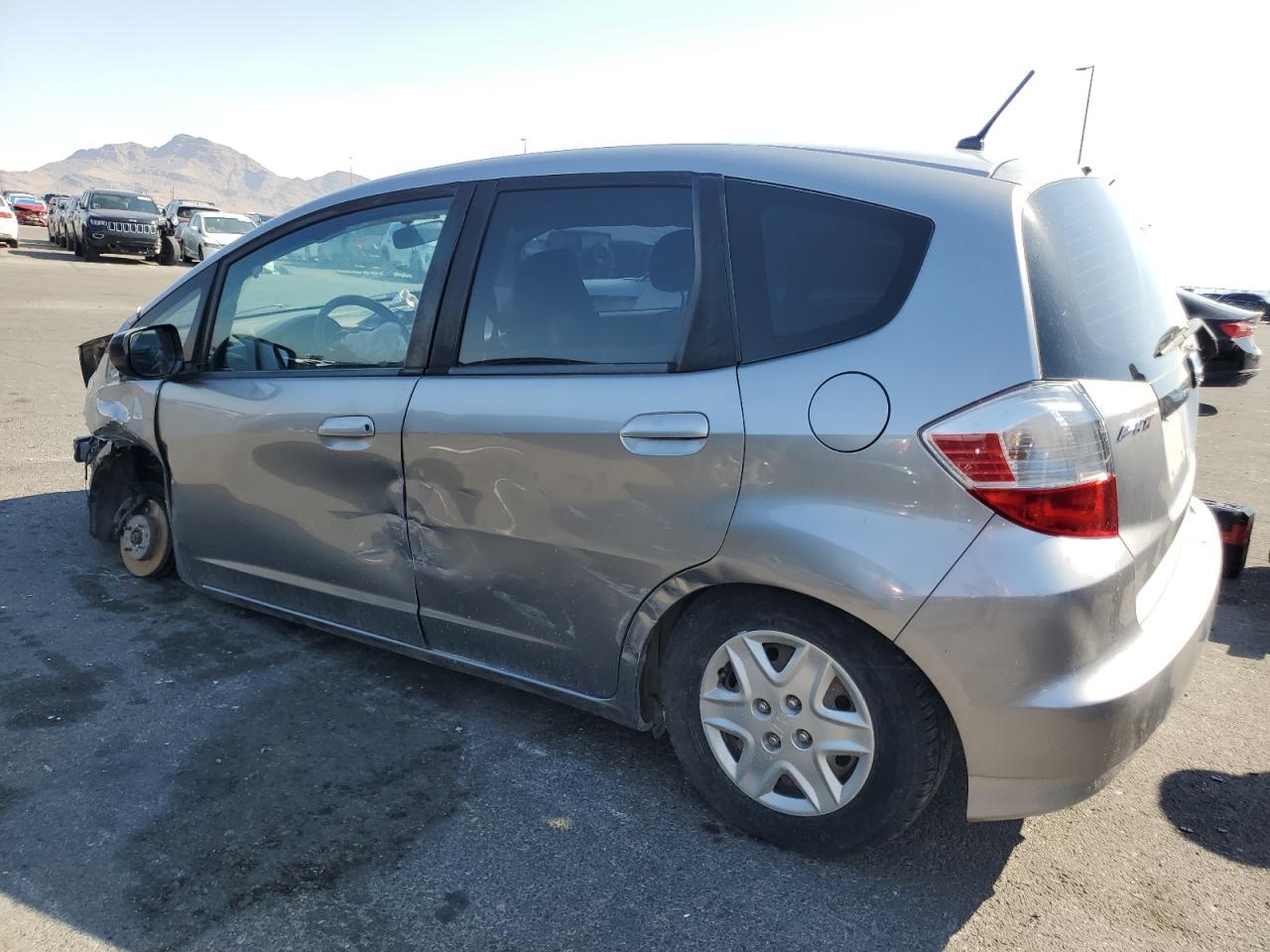 2010 Honda Fit - Фото 2