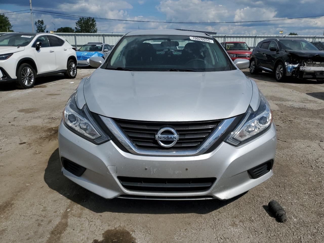 2016 Nissan Altima 2.5 - Image 5