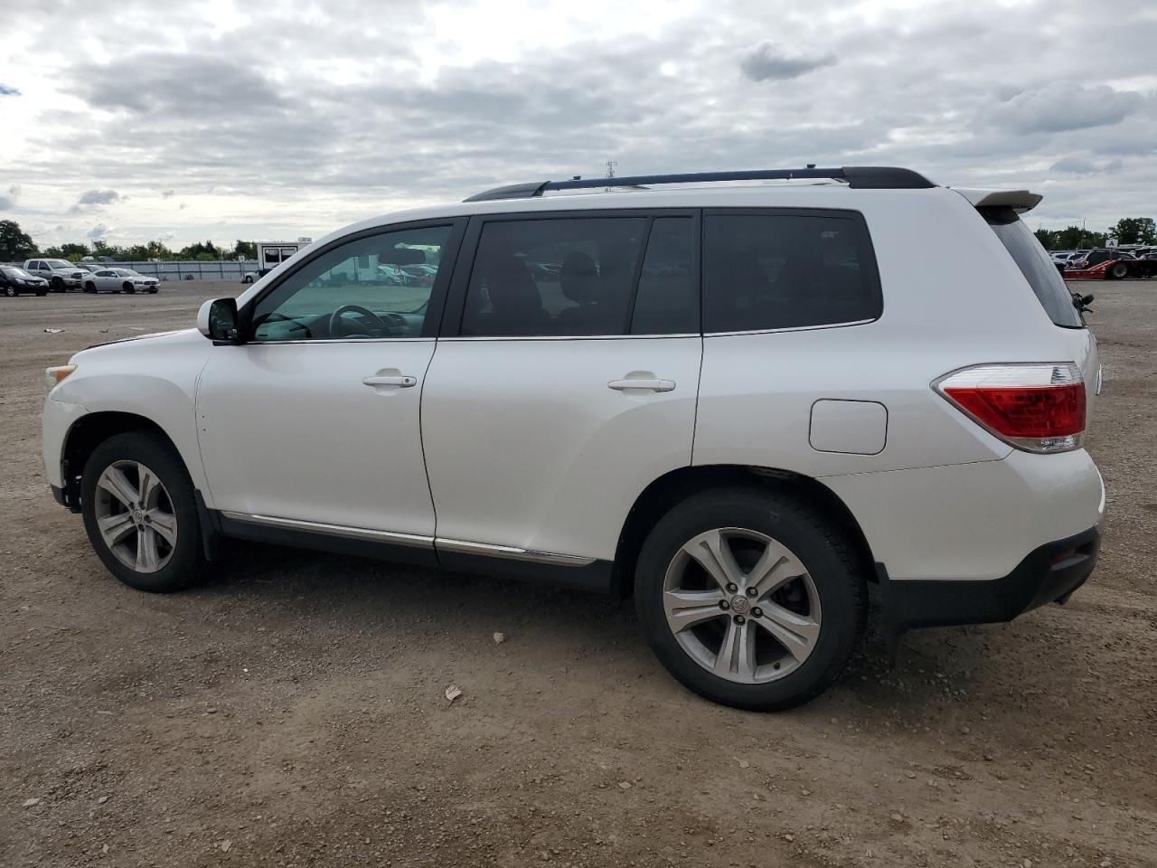 2012 Toyota Highlander Base - Image 2