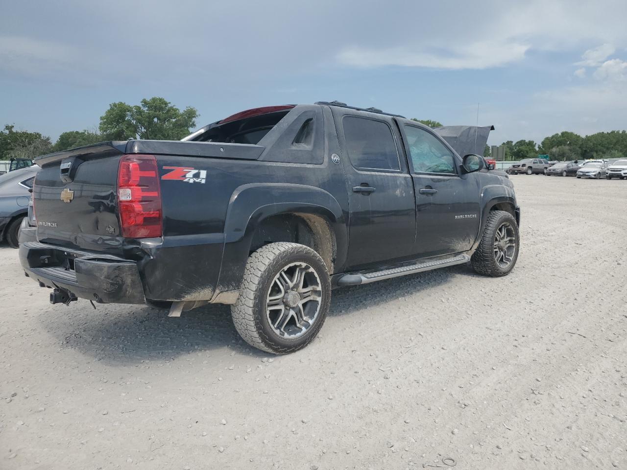 2013 Chevrolet Avalanche Lt - Фото 3