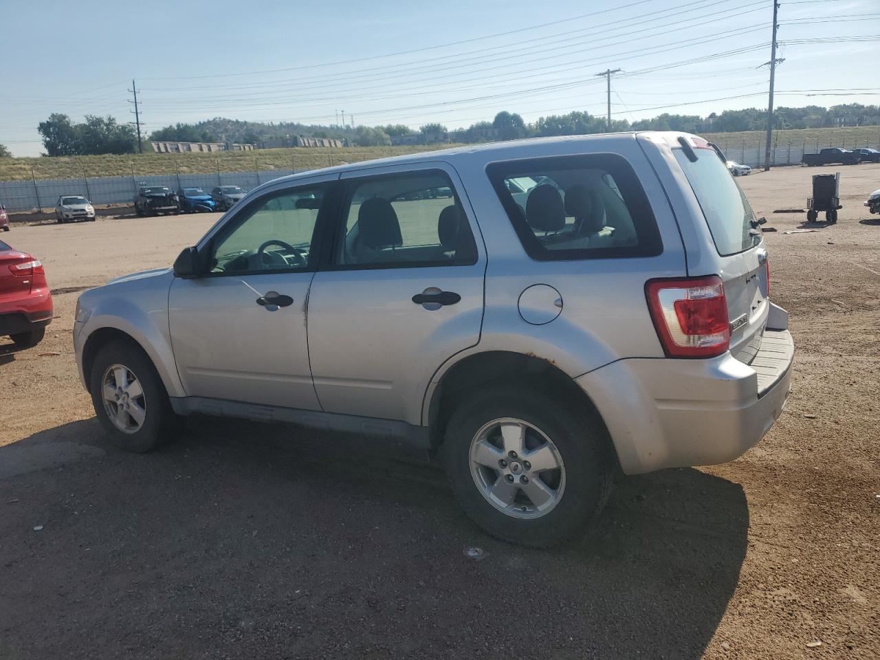 2011 Ford Escape Xls - Фото 2