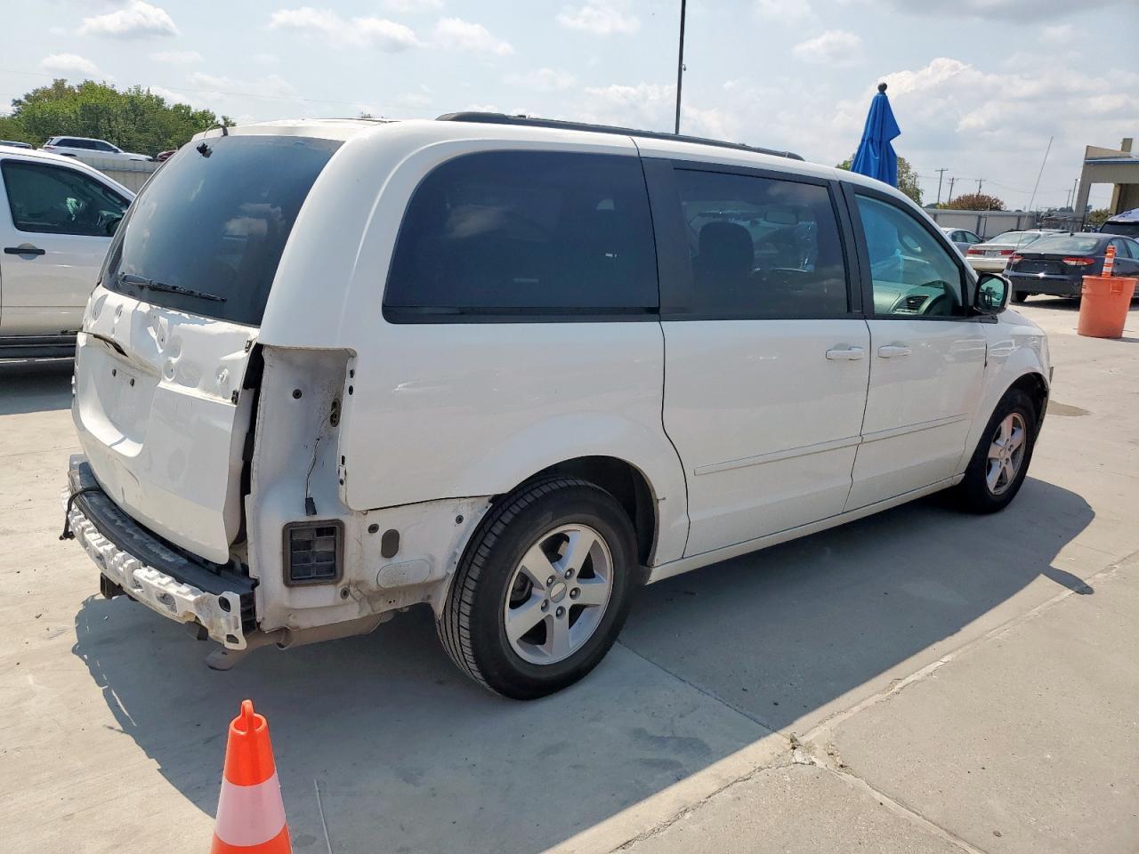 2011 Dodge Grand Caravan Mainstreet - Фото 3