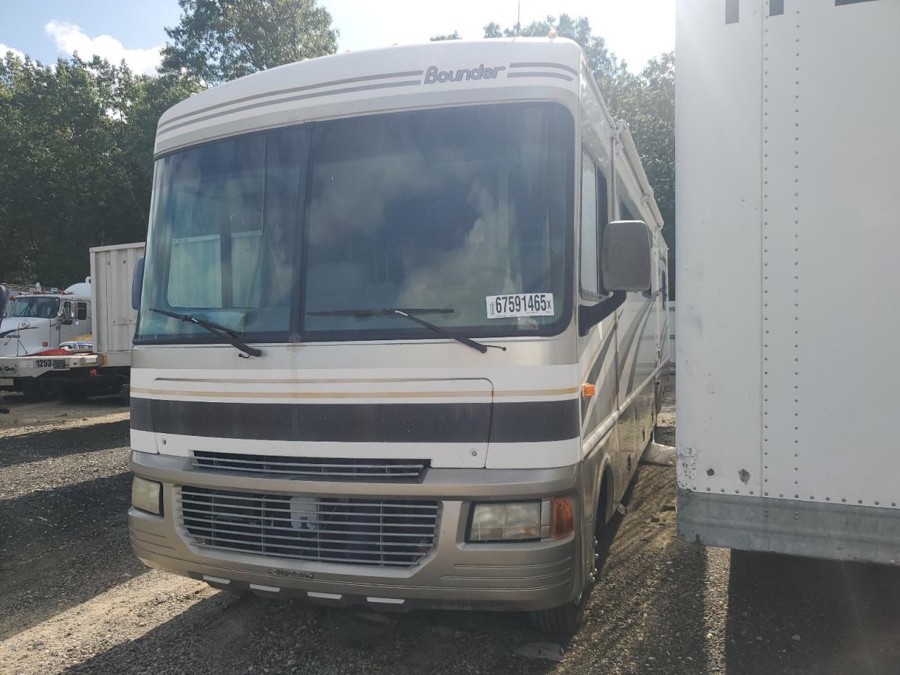 2005 Ford F550 Super Duty Stripped Chassis - Фото 2