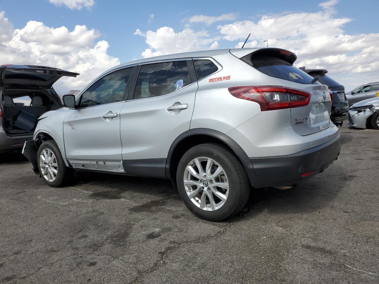 2021 Nissan Rogue Sport S - Фото 2