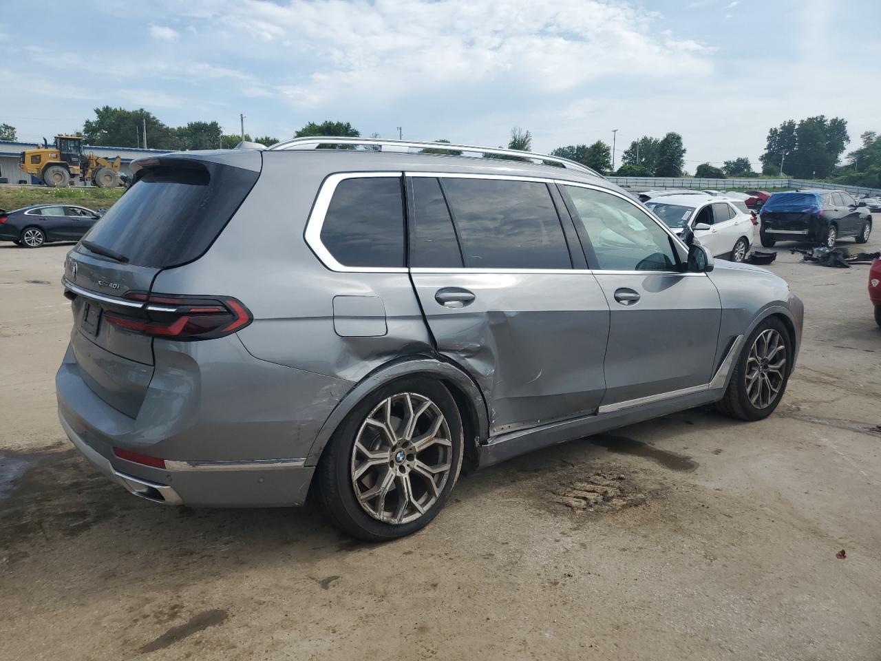 2023 BMW X7 xDrive40I - Фото 3