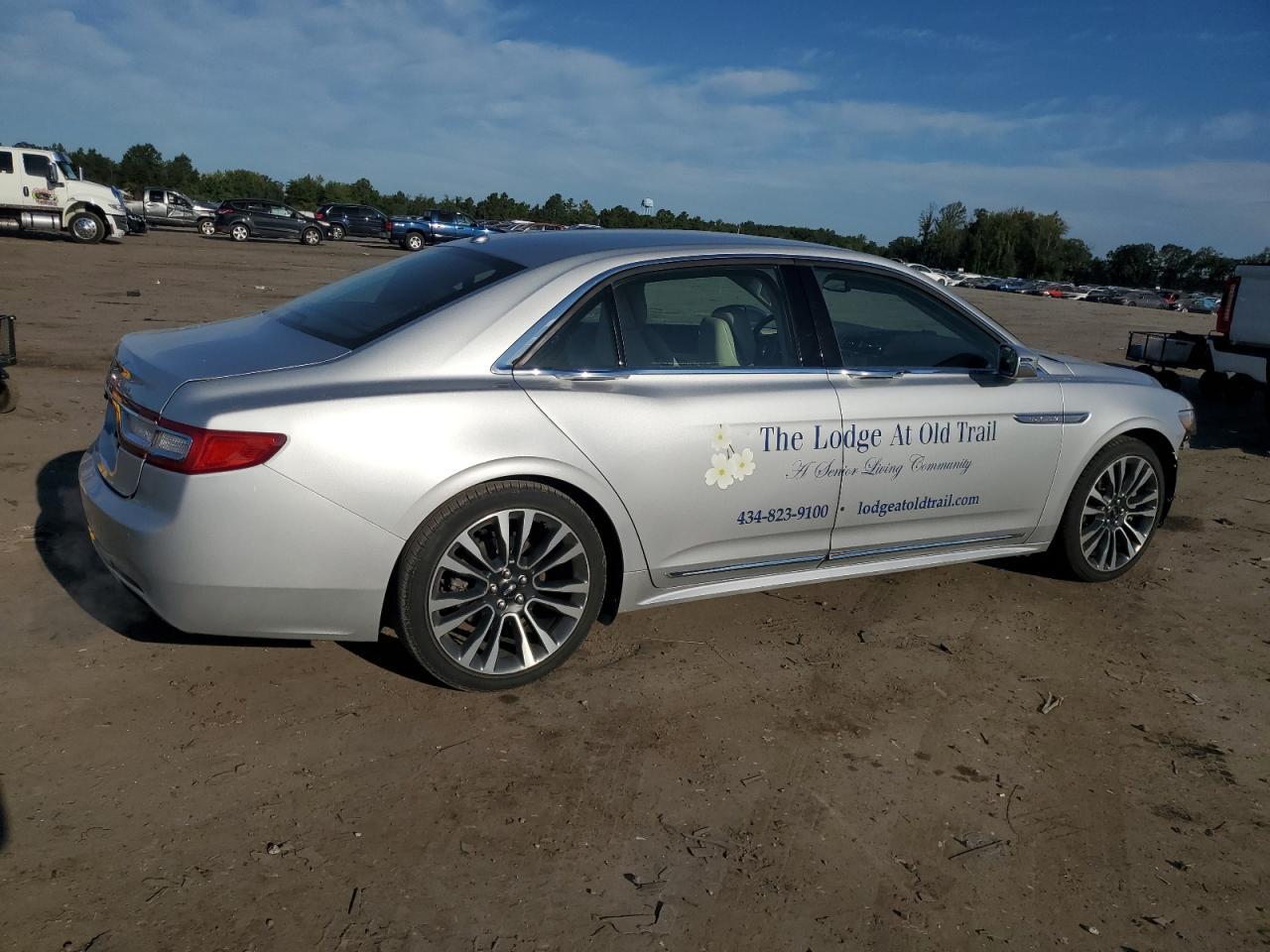 2017 Lincoln Continental Reserve - Фото 3
