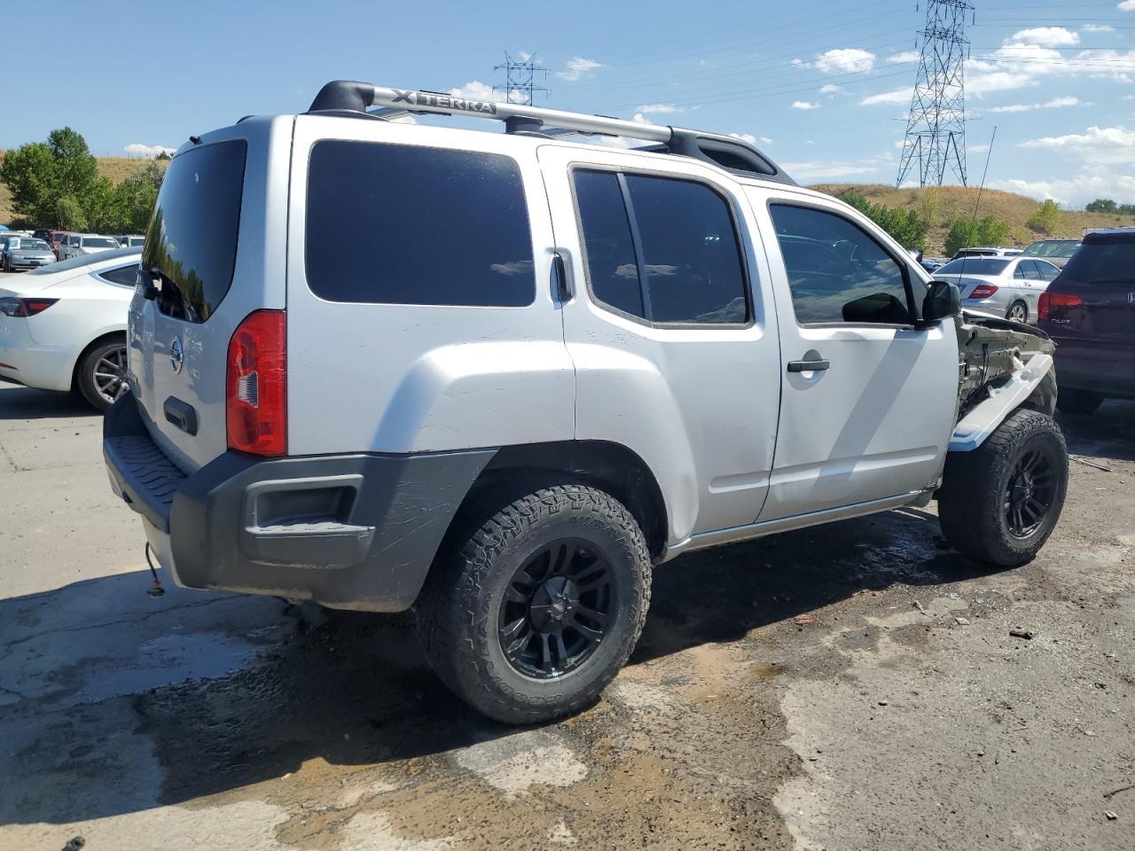 2014 Nissan Xterra X - Image 3