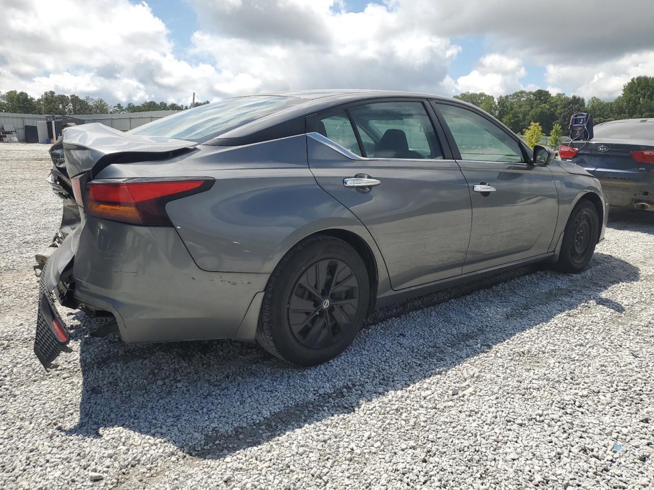 2023 Nissan Altima S - Image 3