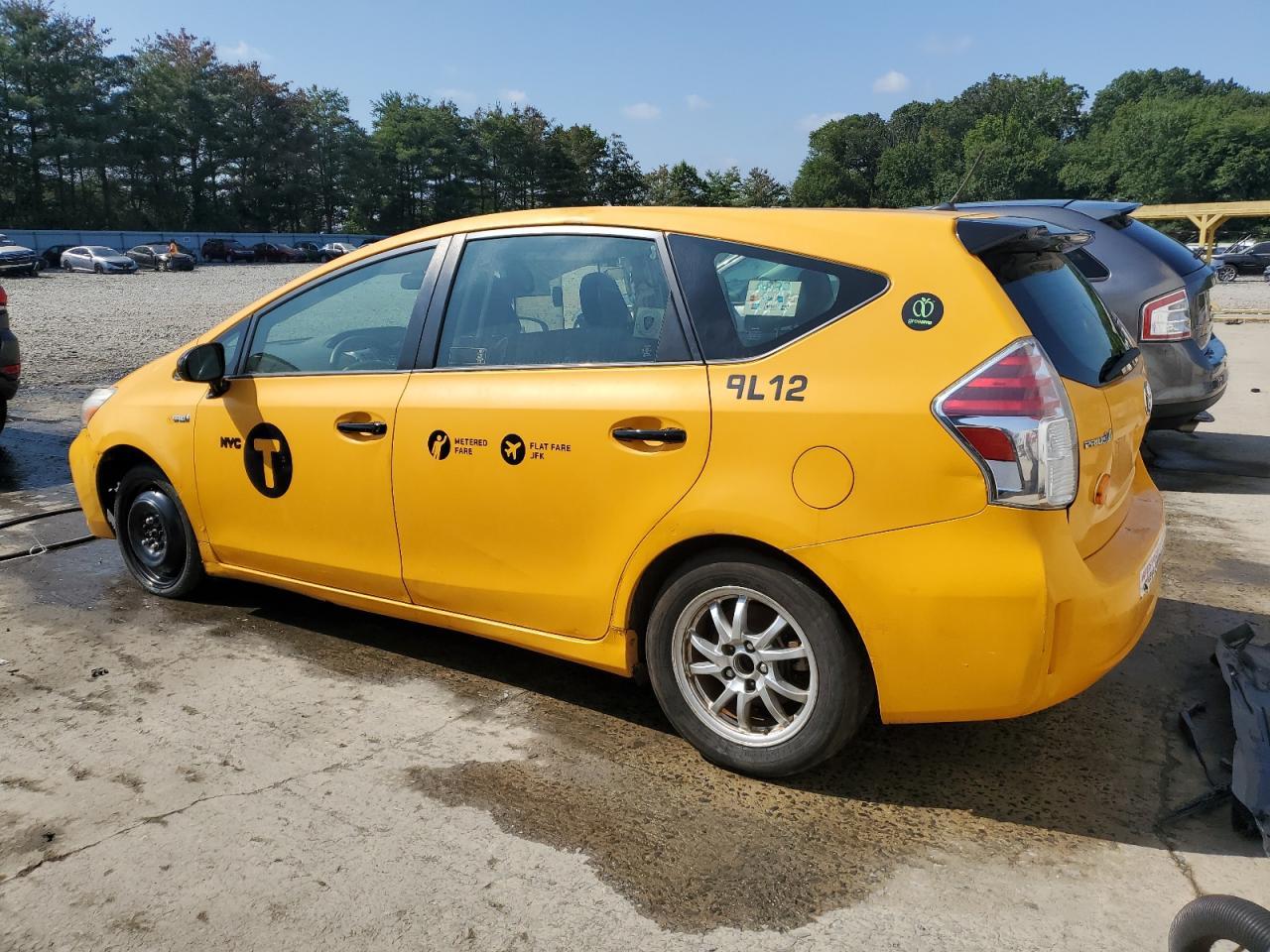 2016 Toyota Prius V - Фото 2