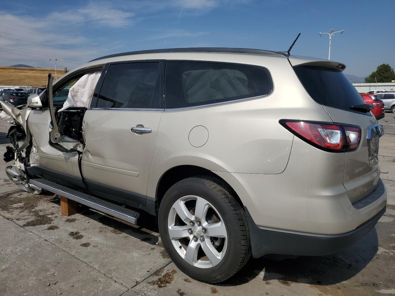 2016 Chevrolet Traverse Lt - Image 2