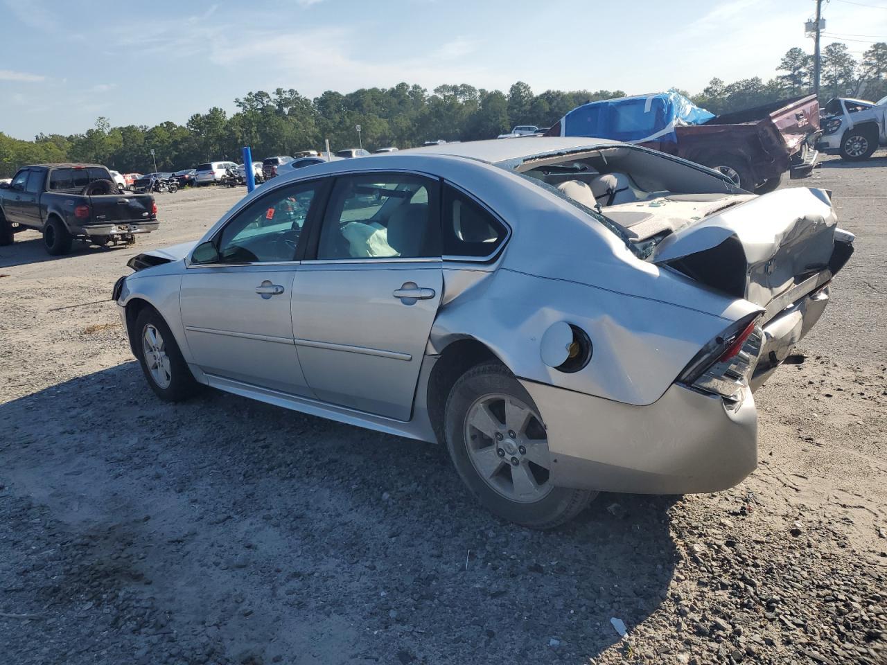 2011 Chevrolet Impala Lt - Image 2