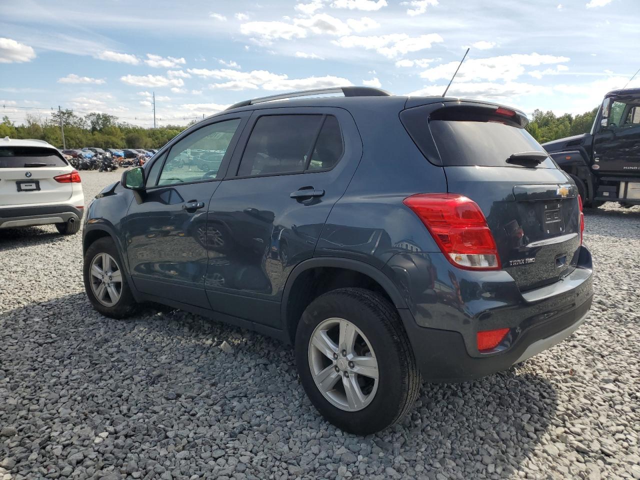 2022 Chevrolet Trax 1Lt - Image 2