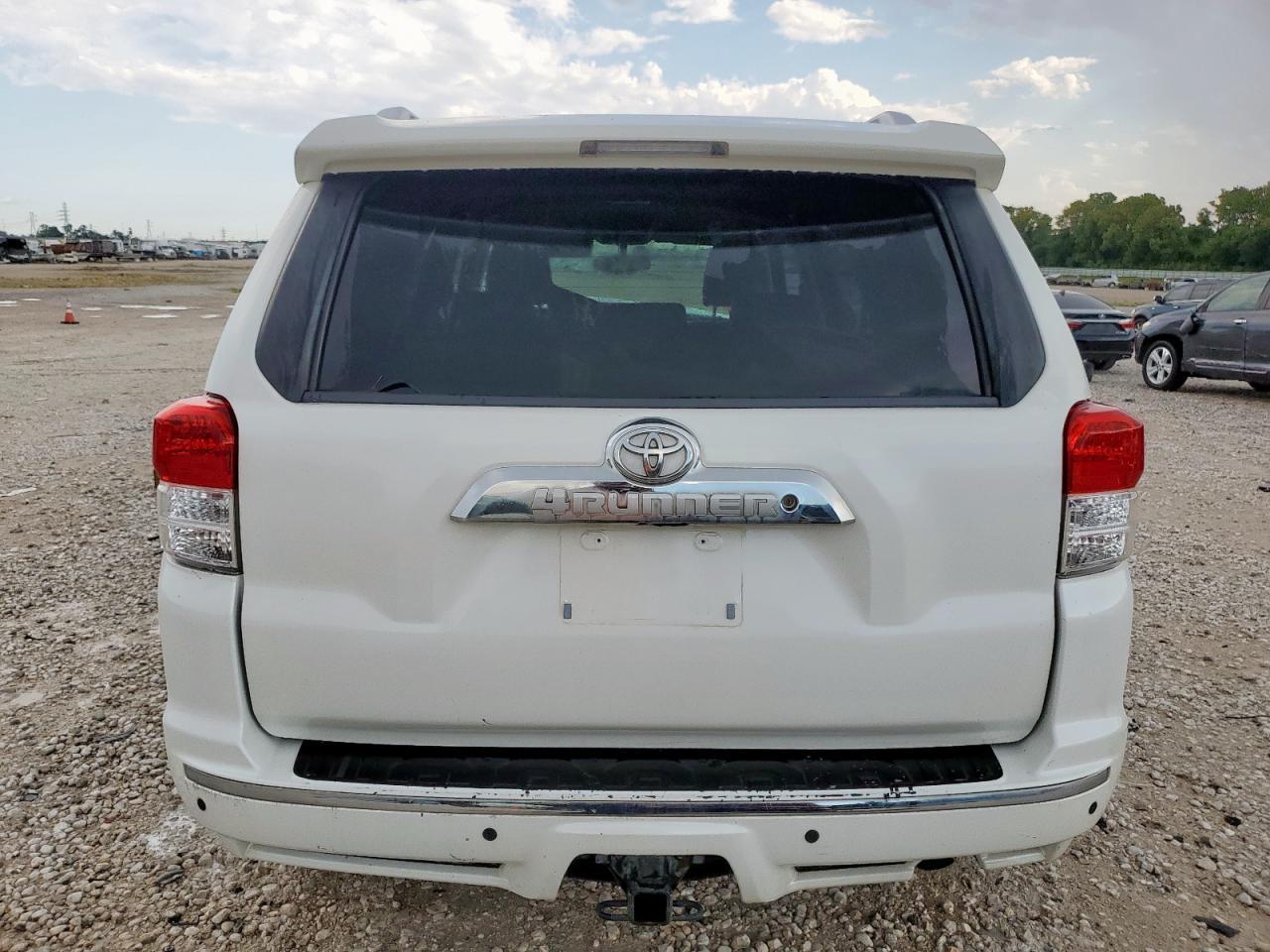 2010 Toyota 4Runner Sr5 - Image 6