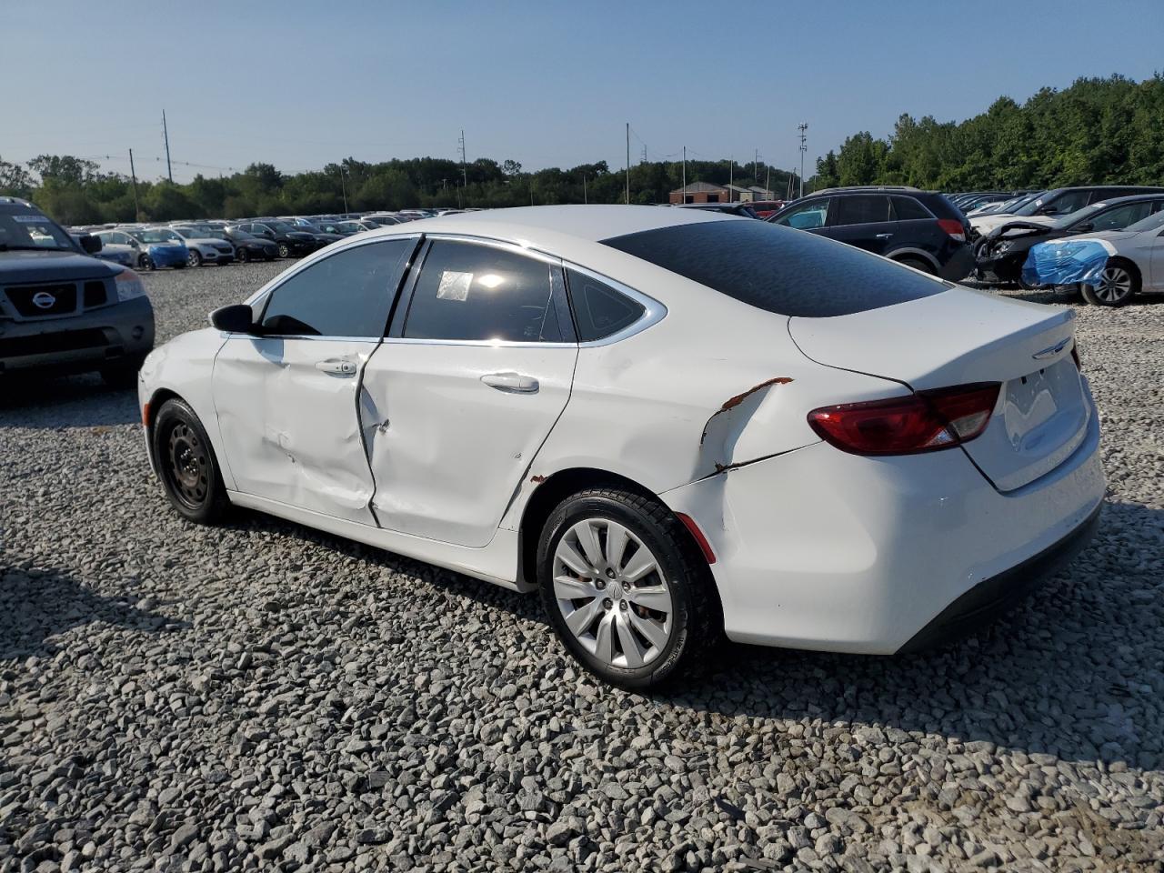 2015 Chrysler 200 Lx - Фото 2