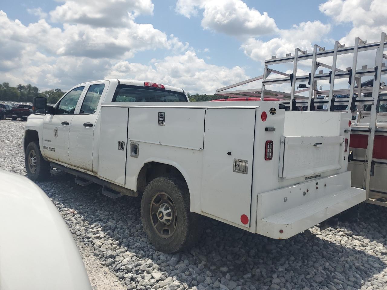 2017 Chevrolet Silverado K2500 Heavy Duty - Фото 2