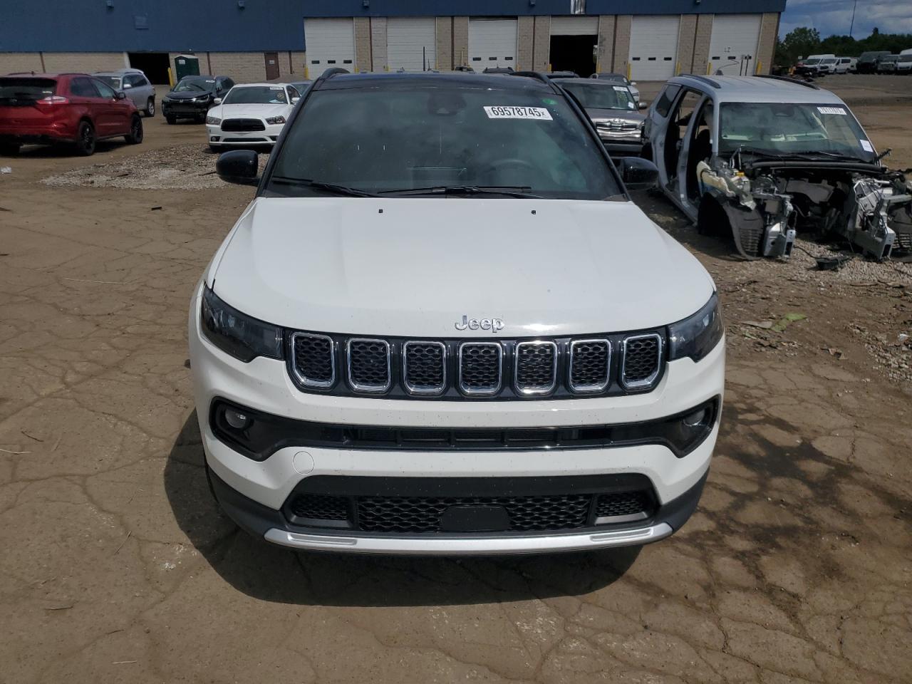 2023 Jeep Compass Limited - Image 5