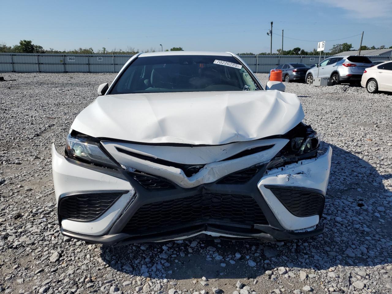 2021 Toyota Camry Se - Фото 5