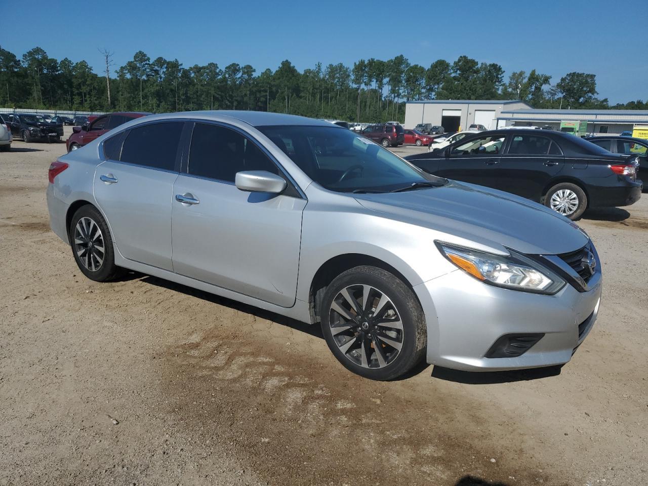 2018 Nissan Altima 2.5 - Image 4