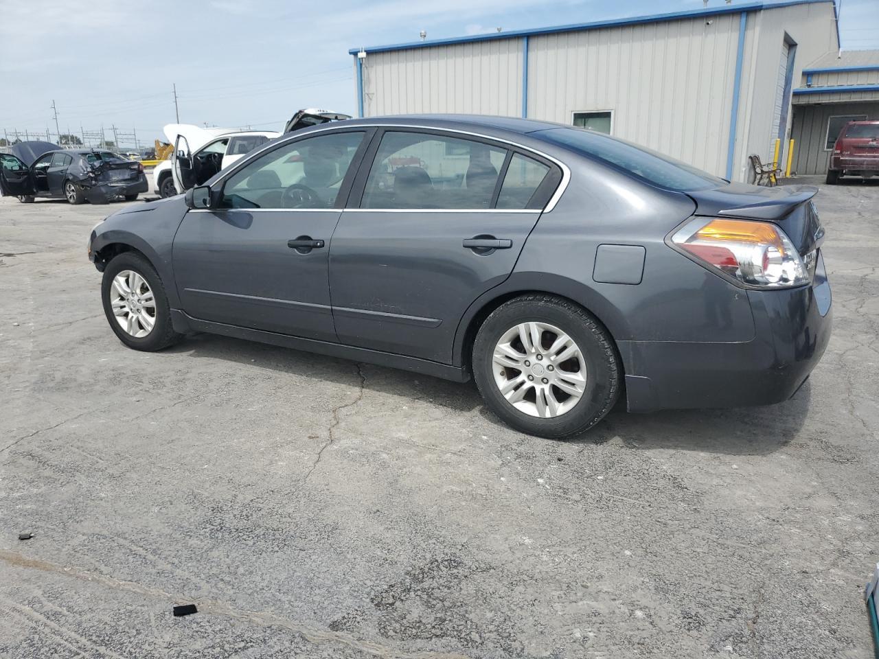 2012 Nissan Altima Base - Фото 2