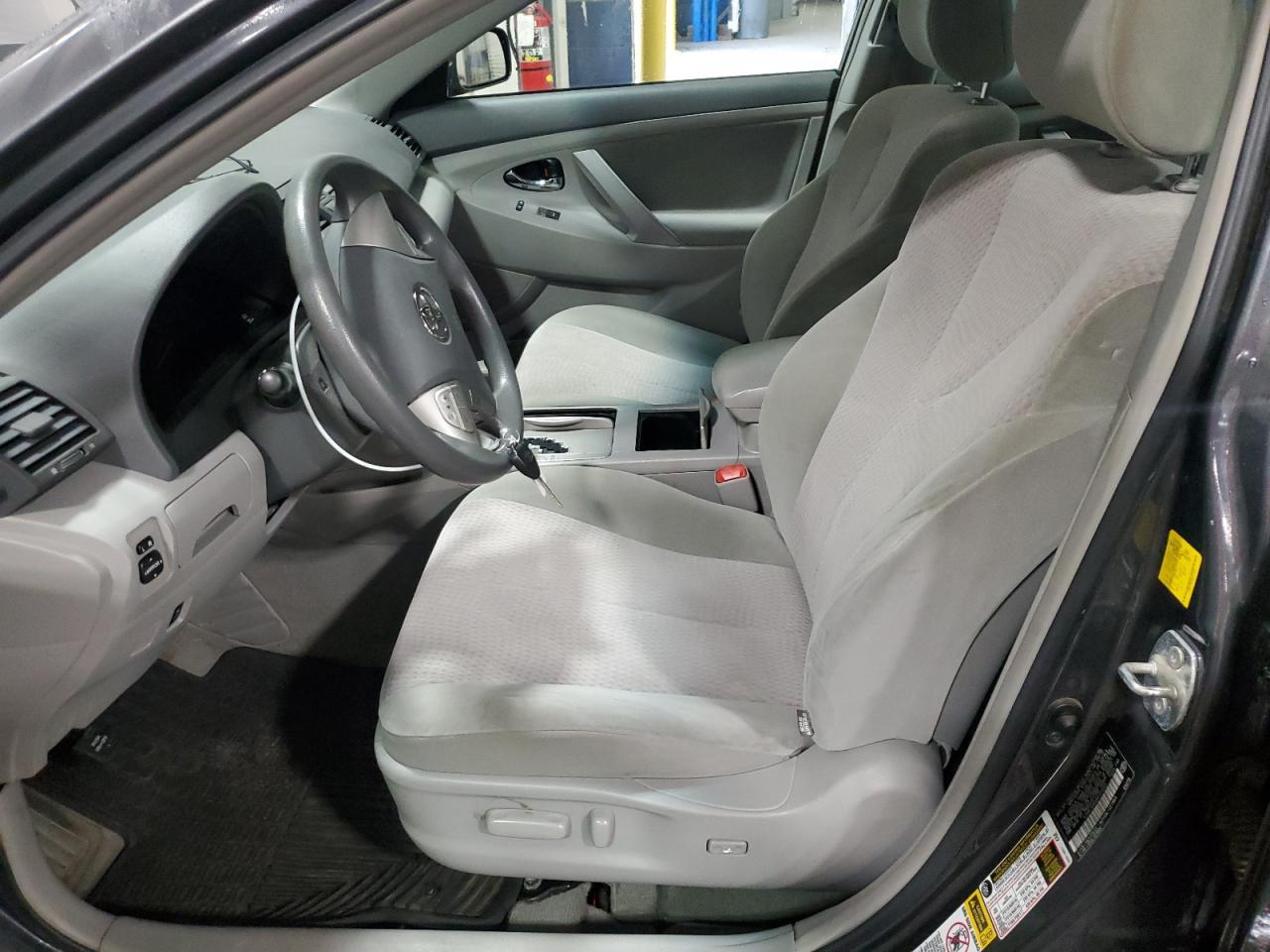 2011 Toyota Camry Base - Фото 7