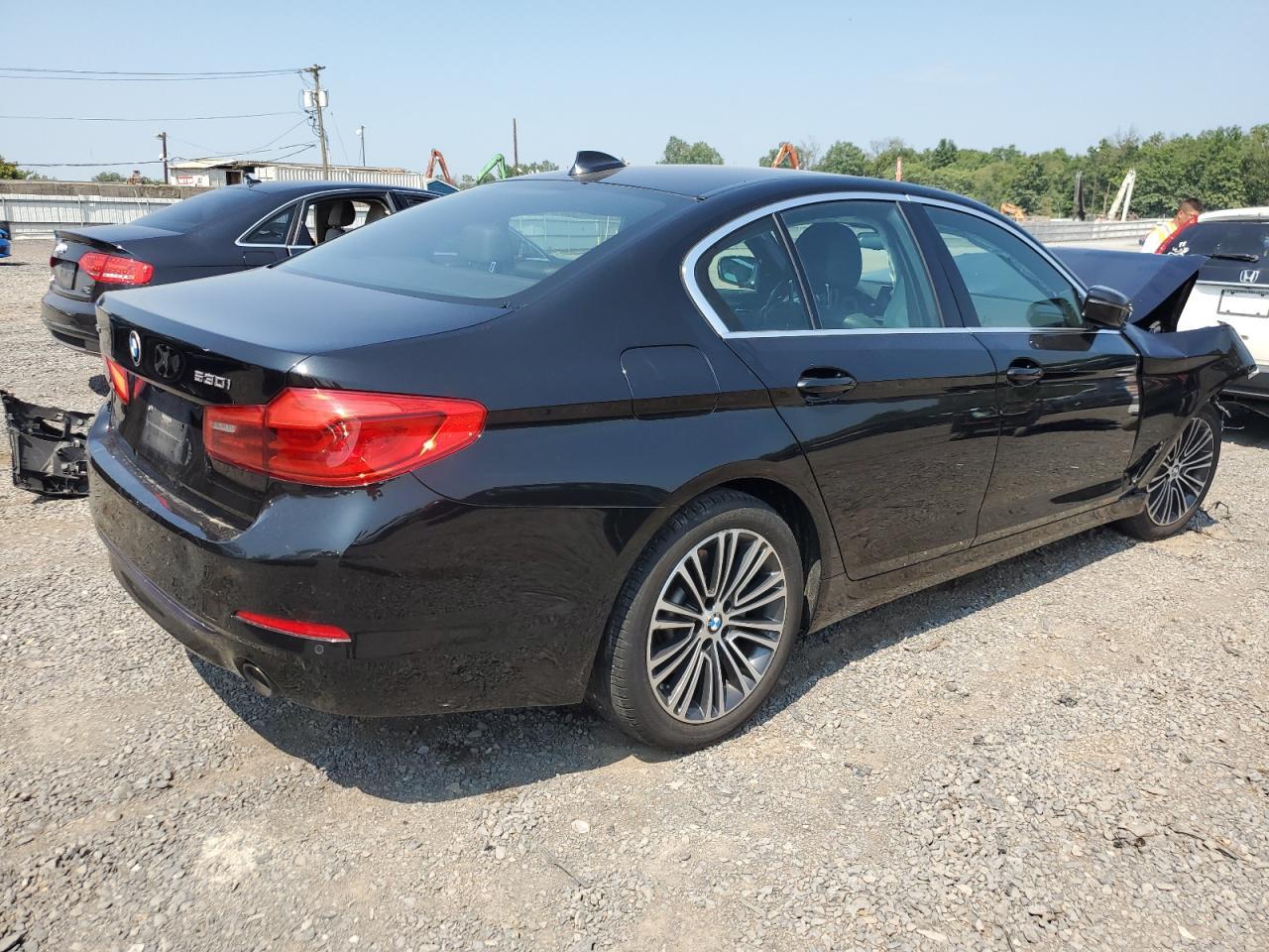 2019 BMW 530 Xi - Image 3