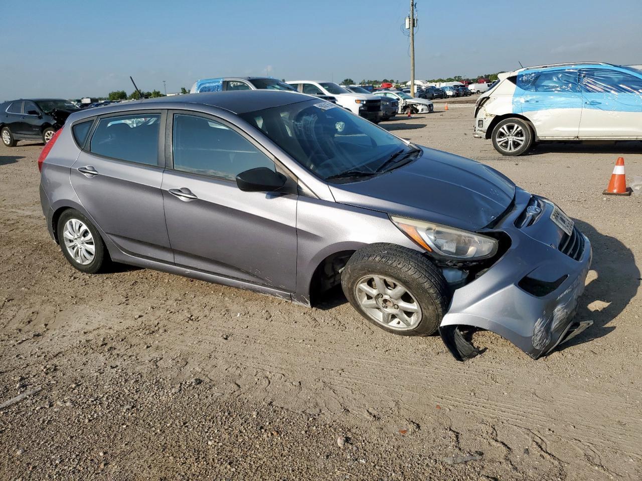 2016 Hyundai Accent Se - Фото 4