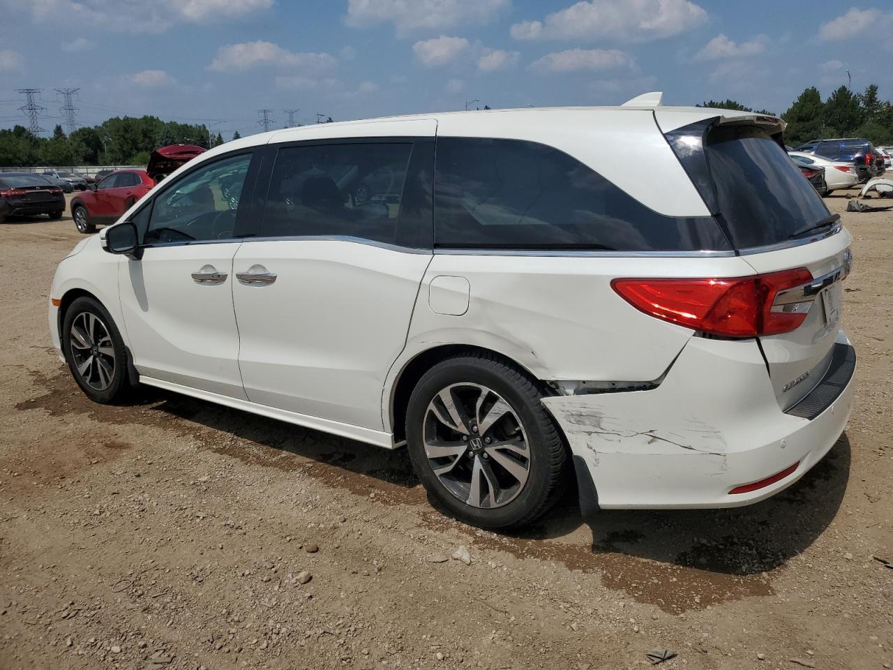 2018 Honda Odyssey Elite - Image 2